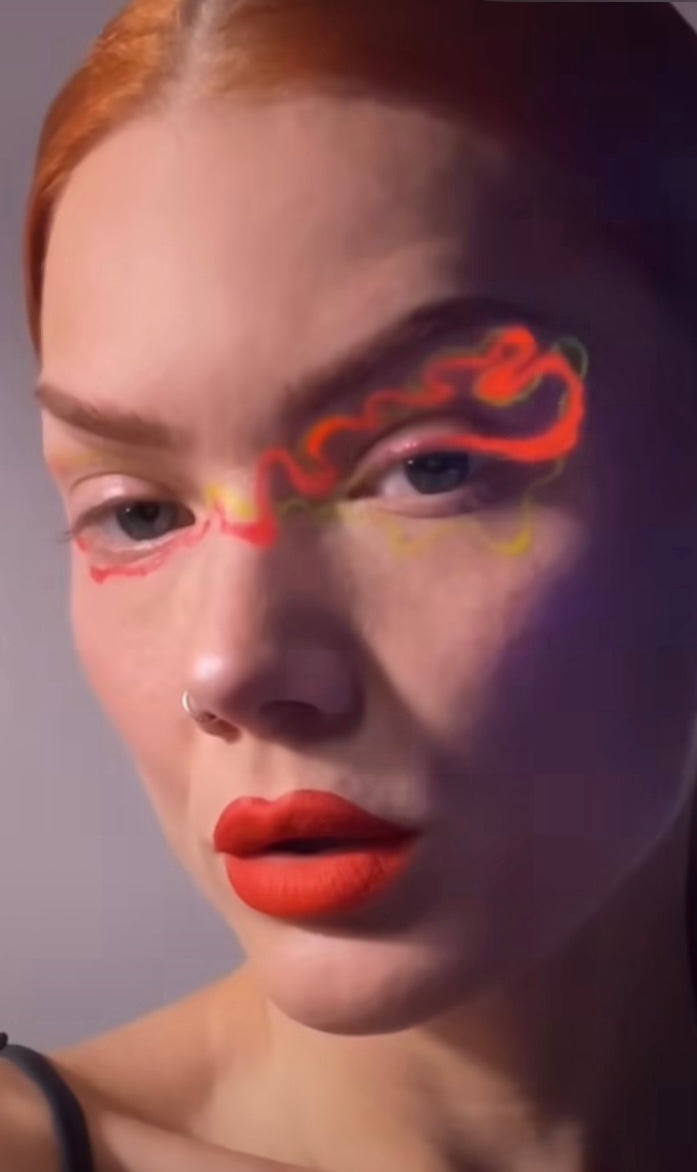 Ashunta Sheriff Beauty UV Glow Vegan Liner Pen